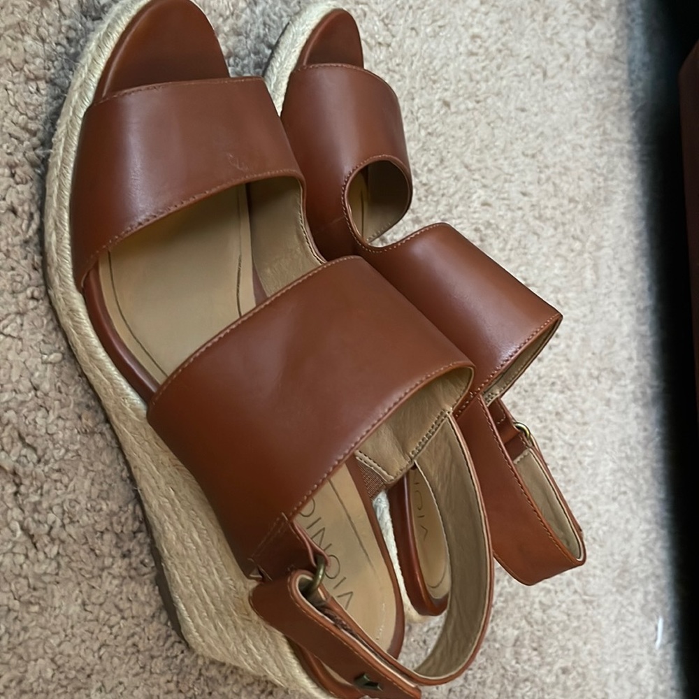 Vionic brown leather wedge sandal 9.5
